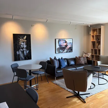 Sjofront Med Terrasse - Sentralt Apartamento *