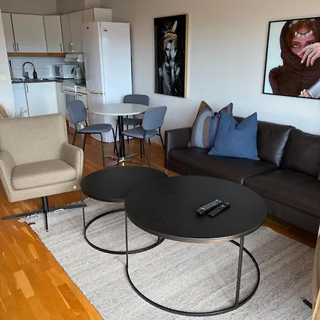 Apartamento Sjofront Med Terrasse - Sentralt